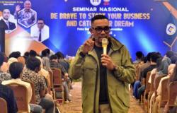 Seminar Kewirausahaan Udinus, Ahmad Sahroni: Wirausahawan Harus Berani Bermimpi!