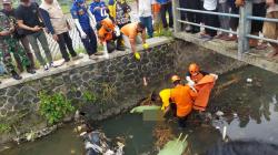 Dikira Boneka Plastik, Mayat Bayi Ditemukan Ngambang di Sungai Dalem Suba Tasikmalaya