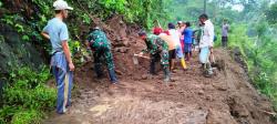 Jalan Kabupaten Tertutup Longsor, Akses Antar Desa Terganggu