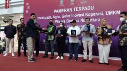 Pemkab Jember Raih Penghargaan Stan UMKM Terbaik dan Terfavorit di Batam