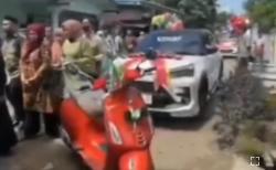 Viral Mahar Pengantin Pria Mobil Raize Turbo dan Vespa Primavera, Diangkut Pakai Truk