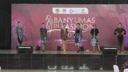 Banyumas In Fashion 2022, Cara Banyumas Kenalkan Batik dan Lurik