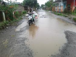 Jalan Antar Desa dan Kabupaten di Pantura Subang Rusak dan Rawan Kecelakaan