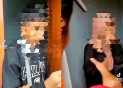 Miris, Dua Bocil Kepergok Bermesraan di Toilet Umum, Videonya Viral di Medsos