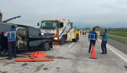 Laka Maut Toyota Alphard vs Truk Trailer di Ruas Tol Solo-Semarang, 3 Tewas 2 Luka-luka