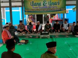 Tingkatkan Keharmonisan Dengan Ulama dan Umaro, Kapolsek Malingping Hadiri Pengajian Rutin