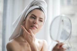 5 Kandungan Skincare untuk Kulit Kering yang Wajib Dicoba