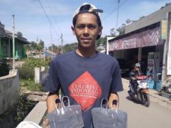 Kena PHK Akibat Pandemi, Pemuda Asal Tegal Ini Pilih Jadi Pengusaha Cangkul!