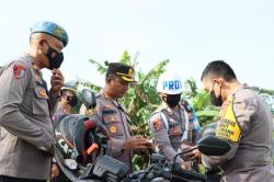 Kapolres Pesawaran Razia Kendaraan Personil