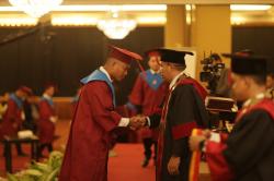 UMBP Wisuda 213 Mahasiswa, Rektor: Semoga Ilmu yang Didapat Berguna Bagi Bangsa dan Negara