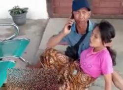 Waduh Perempuan Ini Melahirkan di Teras Puskesmas Tukkadi, Ke Mana Para Nakesnya?