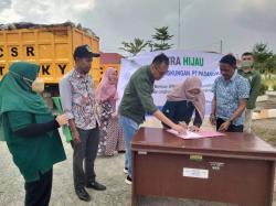 DLH Pasangkayu Terima Bantuan CSR Dalam Bentuk Kontainer Bak Sampah