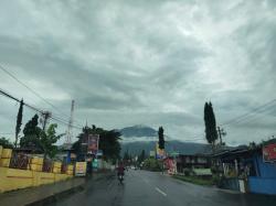 Keren, Besok Pagi Digelar Kompetisi Lari Menjelajah Gunung Lawu, Gubernur dan Istri pun Ikut