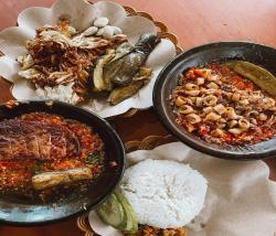 Kulineran di Bandung? Cobain 10 Tempat Makan Siang Hits yang Buat Lupa Pulang!