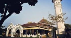 Masjid Legendaris di Kampung Solo, Ada yang Awalnya Tempat Sembahyang Agama Hindu