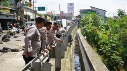 Bawah Jembatan Cikereteg Ciawi Alami Longsor, Polres Bogor Himbau Pengguna Jalan Hati hati