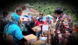 Donasi untuk Cianjur dari Majelis Taklim Balai Wartawan Kota Depok