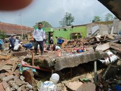 BNPB Lakukan Pendataan Rumah Ambruk Akibat Gempa di Desa Benjot, Cugenang
