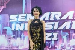 Meski Usianya Sudah 57 Tahun,  Meriam Bellina Tampak Muda dan Cantik