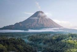 6 Fakta Keindahan Gunung Semeru yang Tengah Erupsi