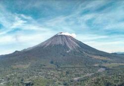 Hari Ini, PVMBG Umumkan Status Gunung Semeru Turun ke level III Siaga