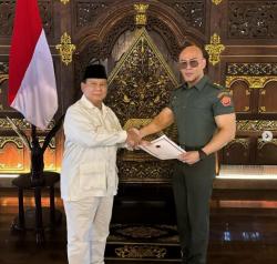 Bangga, Entertainer Kawakan Deddy Corbuzier Terima Pangkat Letkol Tituler TNI AD