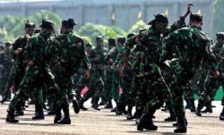 Oknum Anggota TNI Bacok Komandannya dengan Mandau hingga Kritis