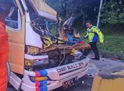 Tol Cipularang Kembali Makan Korban, Kecelakaan Tewaskan Kernet Truk Boks