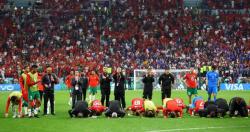 Salut, Pemain Timnas Maroko Sujud Syukur usai Dikalahkan Prancis