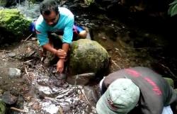 Muncul Sumber Air Hangat di Kaki Gunung Ciremai Bikin Heboh Warga Rajagaluh, Majalengka