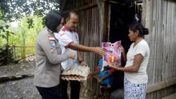 Memberi dari Kekurangan, Pasutri Polisi di Belu Bagikan Sembako kepada Anak Yatim Piatu