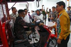 Anggota Komisi VIII DPR RI Berikan Bantuan untuk Penyandang Disabilitas
