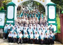 Maksimalkan Pendidikan Karakter, SMP RUQ Al-Falah Salatiga Kunjungi Desa Wisata Tingkir Lor