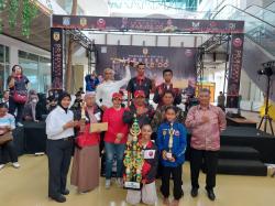 Sabet 17 Emas, Dojo SMP 5 Balikpapan Juara Umum Kejuaraan Karate Inkado