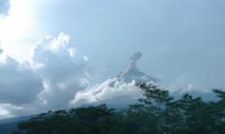 Gunung Semeru Erupsi 1,5 Kilometer, Warga Diminta Hati-Hati