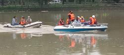 Tim Patroli Air Jawa Timur Temukan Bangunan Liar di Sungai Surabaya, Ini Kondisinya