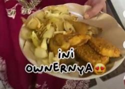 Bagaimana Rasanya Makan Ayam Goreng Pakai Pisang Goreng, Netizen: Enak Parah!