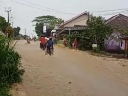 Tidak Ada Drainase! Jalan Malingping - Gunung Kencana Lebak Terendam Banjir