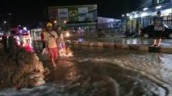 Pipa PDAM di Bekasi Bocor Semburkan Air dan Lumpur, Sebabkan Macet