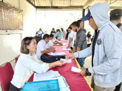 Dinsos Pasangkayu Salurkan Bantuan Subsidi dan Bansos untuk Masyarakat Miskin