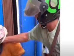 Viral! Video Pemulung Dihajar Rentenir, Ternyata Gegara Tak Bayar Utang Rp500 Ribu