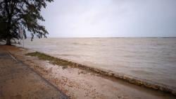 BPBD Keluarkan Peringatan Dini Banjir Rob di Pantai Pasir Padi Pangkalpinang