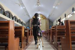 Polres Pemalang Lakukan Sterilisasi Gereja Jelang Misa Natal