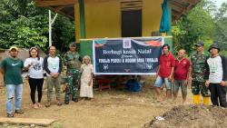 Nenek Rosalia Ruru Terharu dapat Kado Natal dari Kodim 1414/Tator dan Toraja Peduli