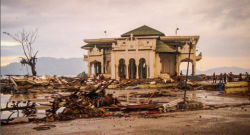 Kisah Masjid Baiturrahim Saksi Bisu Kala Tsunami Menggulung Daratan Aceh 18 Tahun Silam