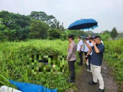 Lelaki Bertato Joker Tewas Tergeletak di Lahan Kosong