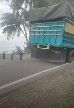 Breaking News: 2 Titik Jalan Trans Sulbar Nyaris Amblas