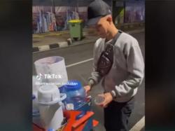 Ngalahin Gaji Kantoran, Pedagang Kopi Keliling Hasilkan Cuan hingga Jutaan Rupiah Sehari