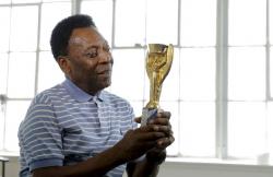 Dunia Sepak Bola Berduka, Pele Dikabarkan Tutup Usia