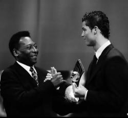 Pele Meninggal Dunia Akibat Kanker Usus, Cristiano Ronaldo Ungkapkan Hal ini